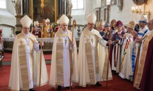 Sajandi sündmus – pühitseti kolm piiskoppi