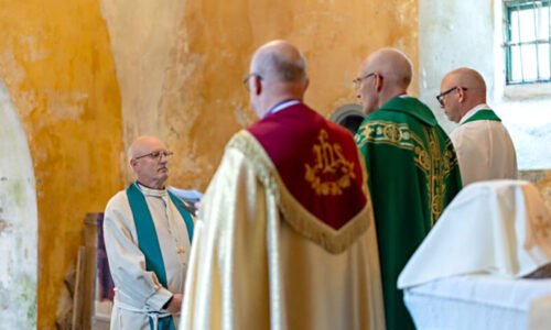 Saja aasta järel on Karusel oma õpetaja