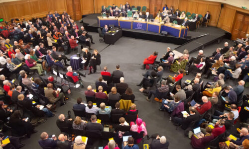 Inglismaa Kirik peatas samasooliste paaride õnnistamise arutelu