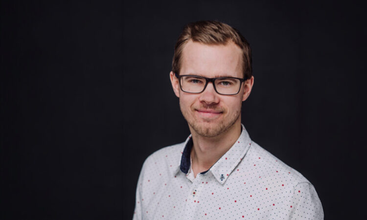 Noored Issanda headust maitsmas ja vaatamas