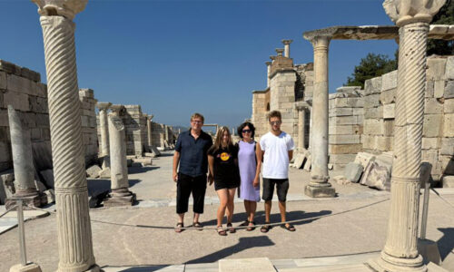 Matthias Burghardt rändas koos perega Johannese jälgedes