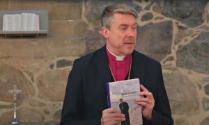 Peapiiskop Viilma esitles Tartus raamatut „Rist kolbal. Kuidas saada pühaks“