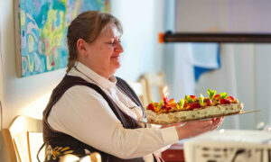 Jumalasõna, toitu ja seelikutriibulisi sokke jagades