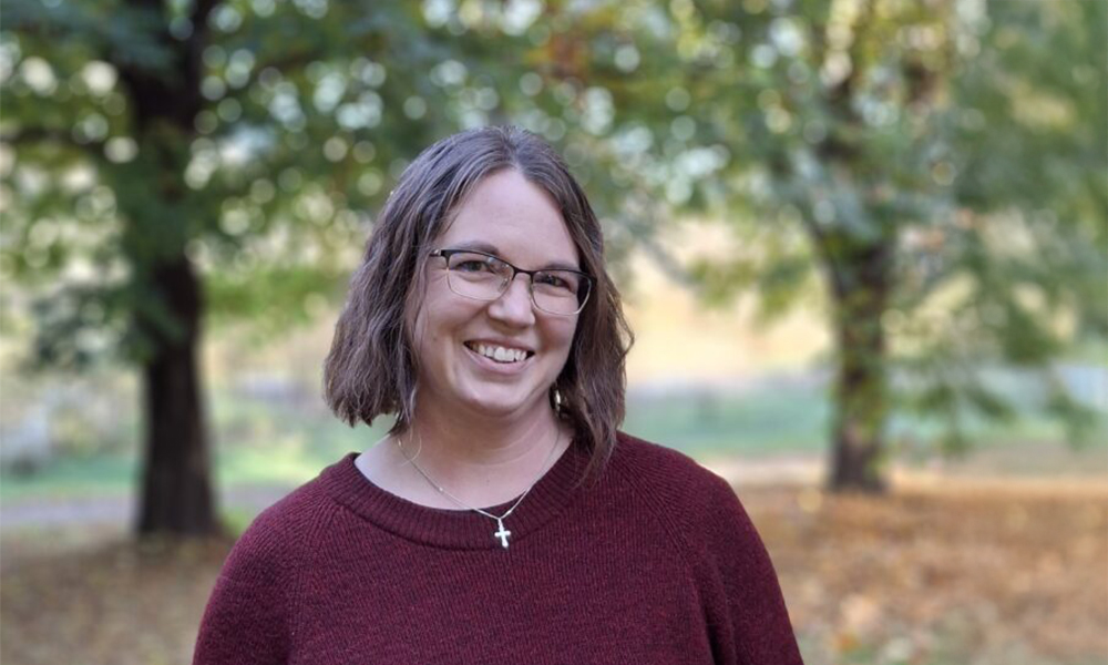 Misjonär Liisa Rossi. Foto: Kirsi Vimpari Vana hea nõu on mitte anda näljasele kala, vaid õpetada teda ise kala püüdma – nii saab ta lisaks iseendale toita ka t